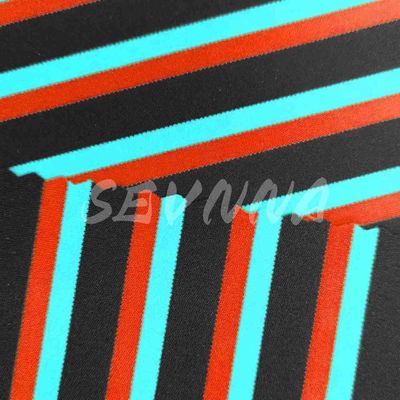 Bau tahan 155cm Stretchable Yoga Wear Kain Custom Diterbitkan dengan 4-Way Stretch