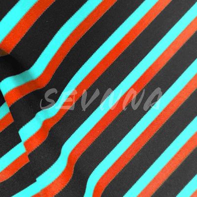 Bau tahan 155cm Stretchable Yoga Wear Kain Custom Diterbitkan dengan 4-Way Stretch