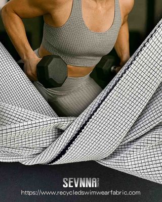Dapatkan yang terbaik dari sesi yoga Anda dengan Kain Yoga Wear tahan lama kami