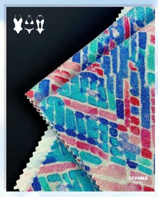 Kain Nylon Spandex Daur Ulang 215gsm Lembut Nyaman untuk Performa Stretch Sportswear
